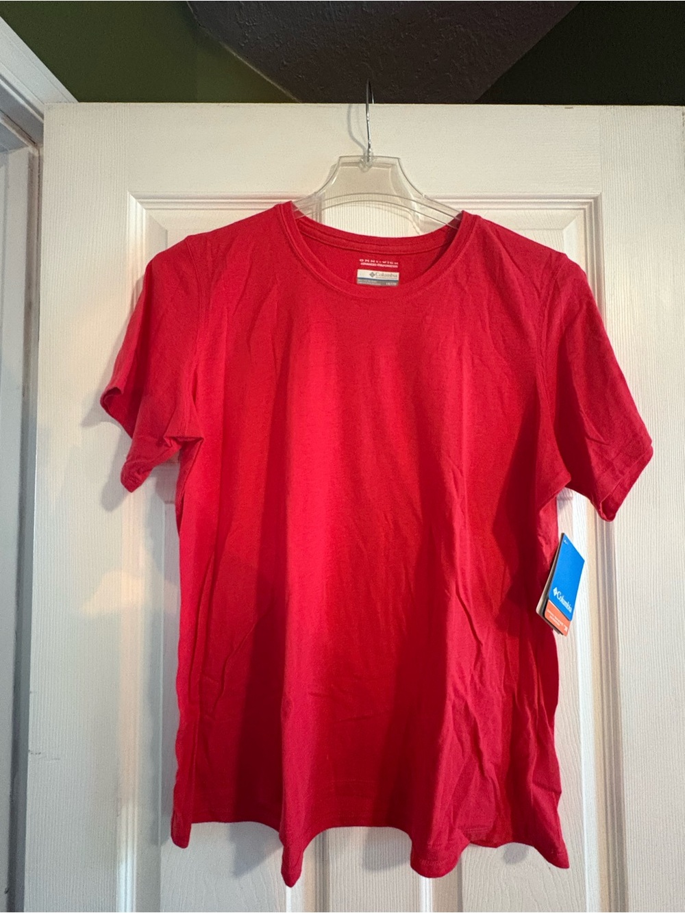 Columbia Women Red Short Sleeve Crew Neck Tee